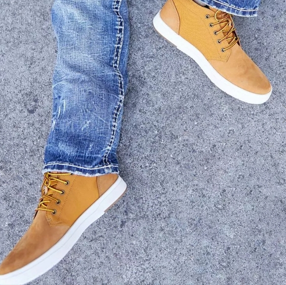 TIMBERLAND Davis Square Chukka sneakers 11 Tan NIB - Picture 2 of 5